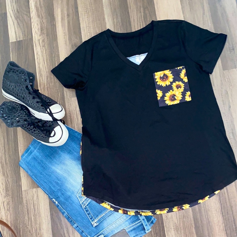 Sunflower top with pocket